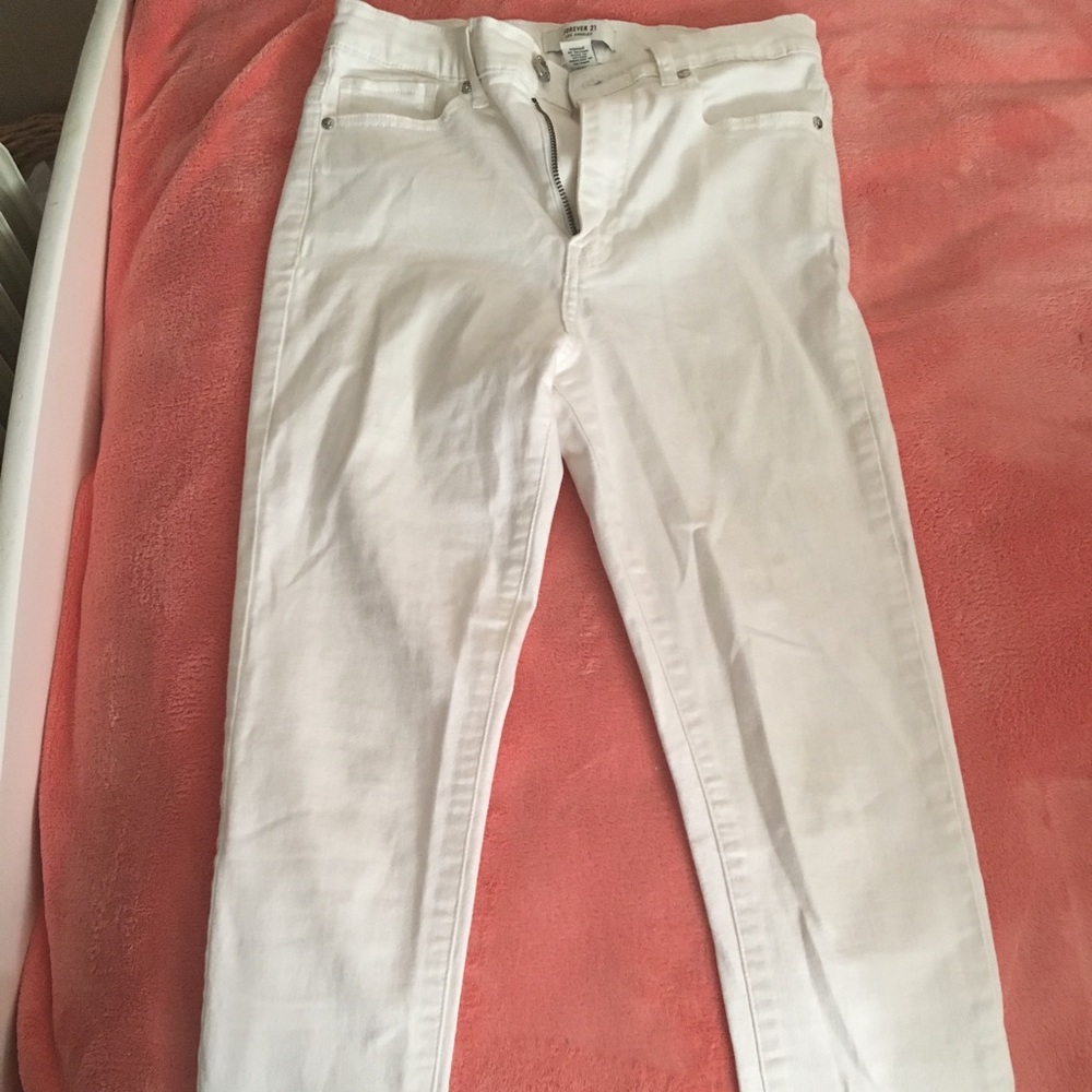 White skinny jeans
